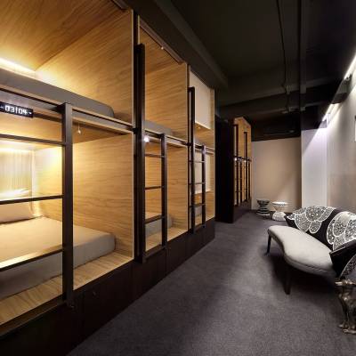 1.one-of-the-rooms-in-the-pod